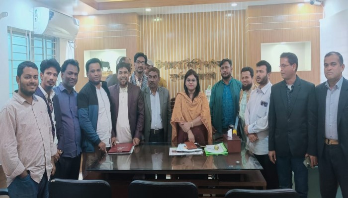 সুবর্ণচরে নবাগত ইউএনও'র সঙ্গে  সাংবাদিকদের মতবিনিময়