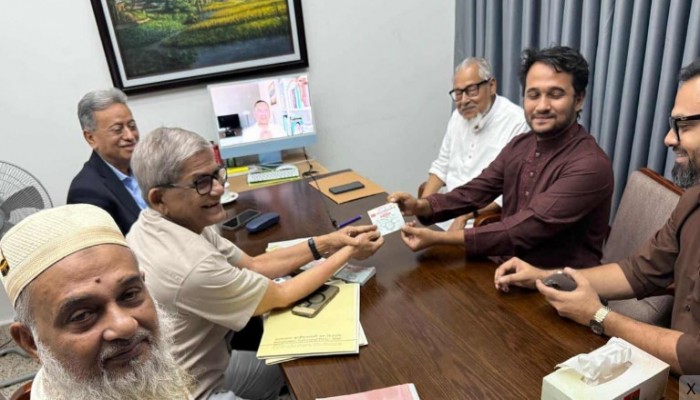 ​জুলাই আন্দোলনে শহীদ মুগ্ধ’র যমজ ভাই স্নিগ্ধ বিএনপিতে যোগদান