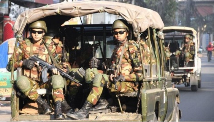 দেশে নিরাপত্তা জোরদার ও ব্যাপক টহল শুরু করেছে আইনশৃঙ্খলা রক্ষাকারী বাহিনী