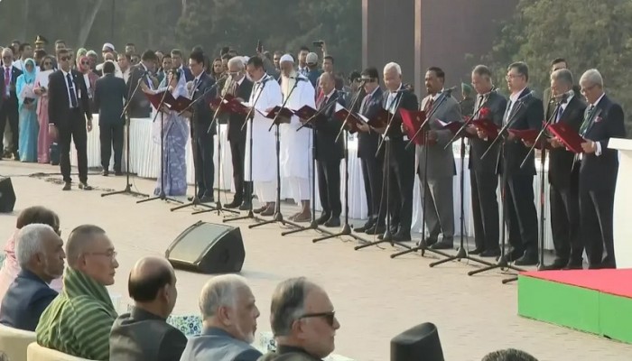 শপথ নিলেন ৪৯ সদস্যের মন্ত্রী পরিষদ