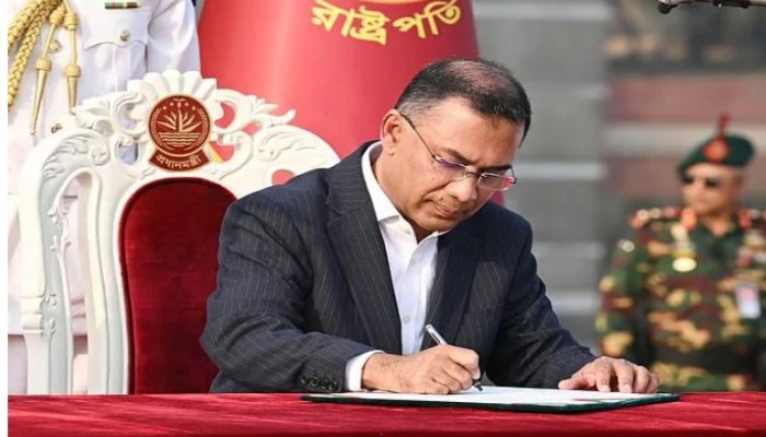 তারেক রহমানকে প্রধানমন্ত্রী নিয়োগ দিয়ে প্রজ্ঞাপন জারি