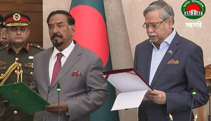 স্পিকার ডেপুটি স্পিকারকে শপথ পড়ান রাষ্ট্রপতি