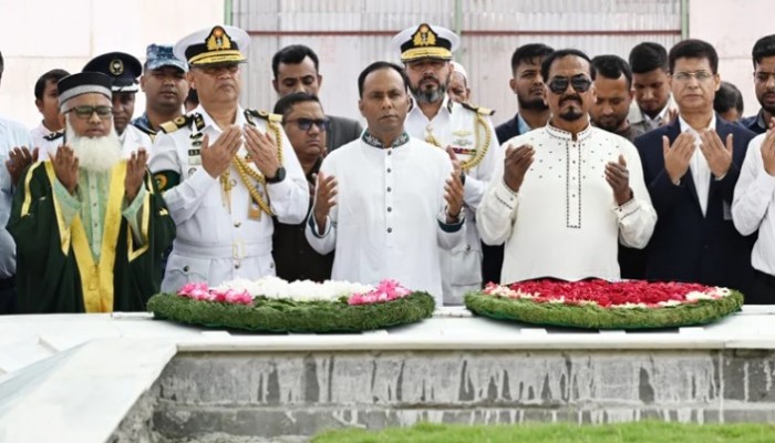 জিয়াউর রহমান এবং বেগম খালেদা জিয়ার সমাধিতে স্পিকার ও ডেপুটি স্পিকারের শ্রদ্ধা