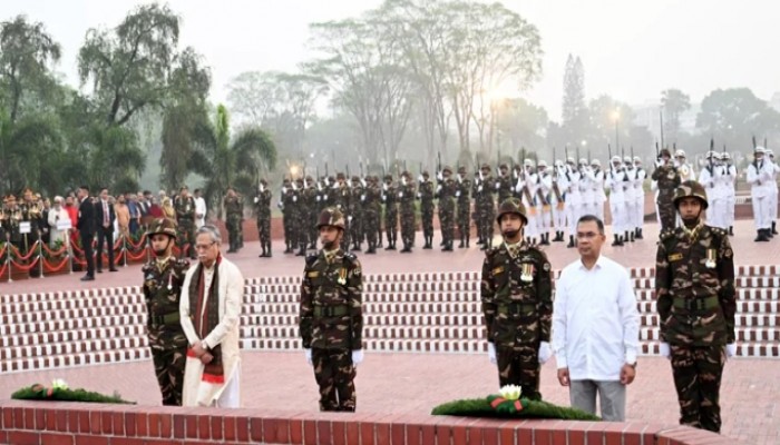 জাতীয় স্মৃতিসৌধে রাষ্ট্রপতি-প্রধানমন্ত্রীর শ্রদ্ধা নিবেদন