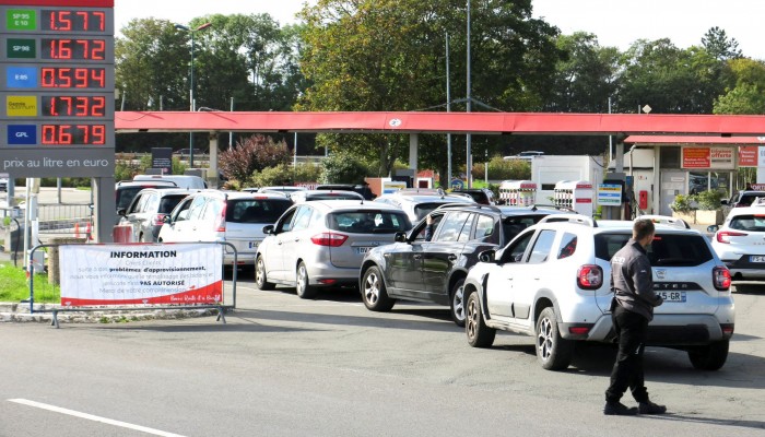 হরমুজ সংকটের প্রভাব: ফ্রান্সে জ্বালানির দাম আরও বাড়তে পারে!
