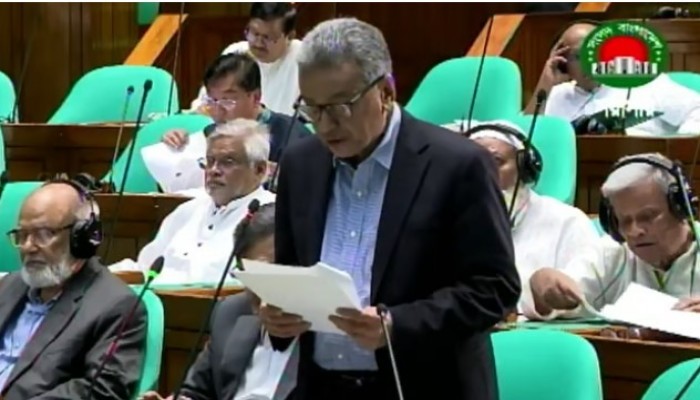 দুর্নীতি ও লাগামহীন লুটপাটে দেশের অর্থনীতি ব্যবস্থা ধ্বংসের দ্বারপ্রান্তে