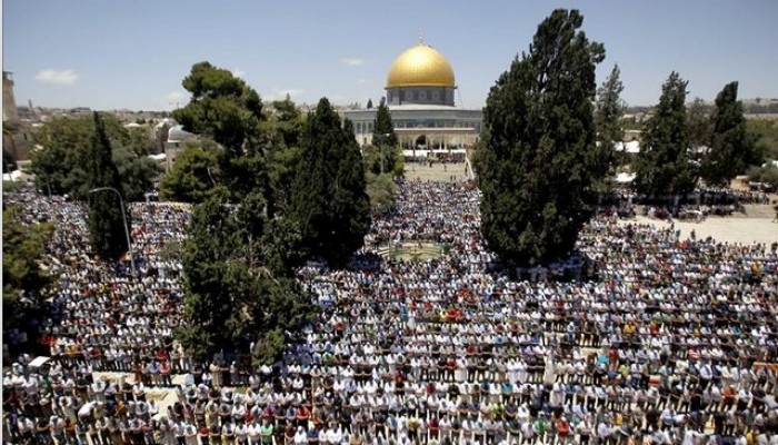 পবিত্র আল-আকসা মসজিদে ১ লাখের বেশি মুসল্লির জুমার নামাজ আদায়