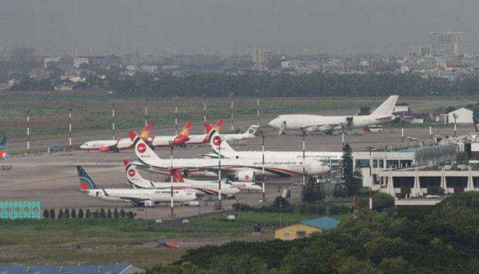 জ্বালানির দাম বাড়ায় ঢাকা রুটে ফ্লাইট কমাচ্ছে এয়ারলাইনগুলো