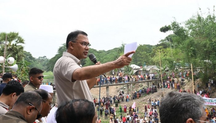গণভোট ও জুলাই সনদকে বিভ্রান্ত করার চেষ্টা কারীদের প্রশ্রয় না দেয়ার আহ্বান প্রধানমন্ত্রীর